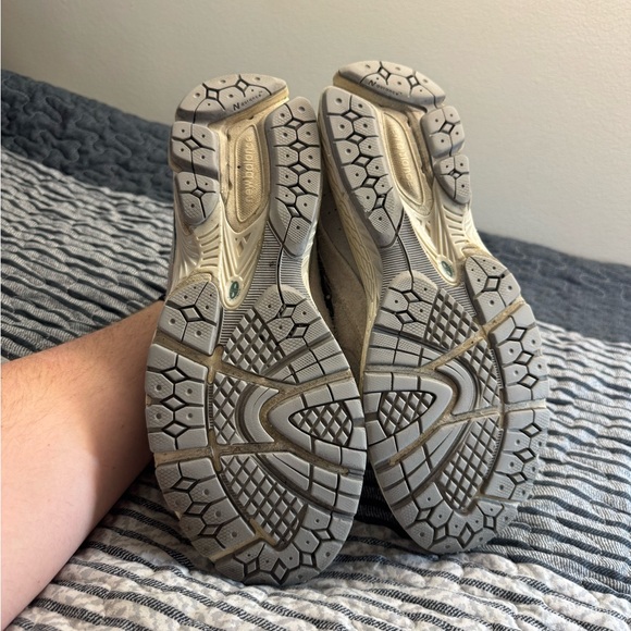 New balance 2002r SIZE 11.5 - Picture 6 of 6